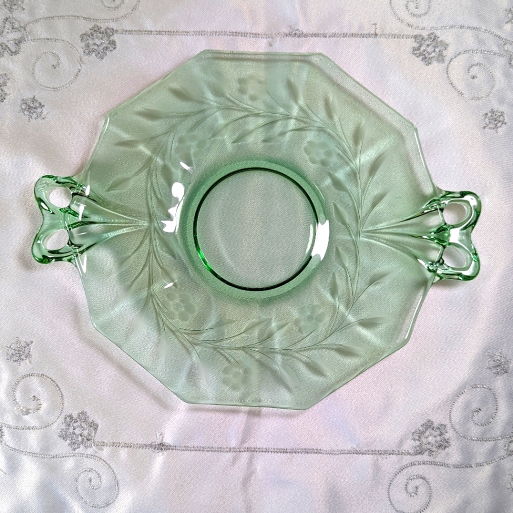 Fostoria Versailles Uranium Green Glass Small Serving Or Trinket Dish Plate Vtg - Picture 2 of 5